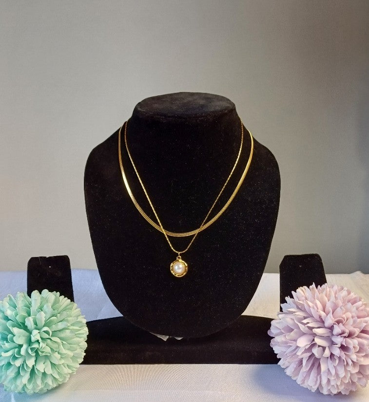 Pearl Pendant Necklace