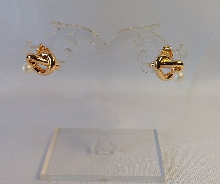 Knot Pearl Stud