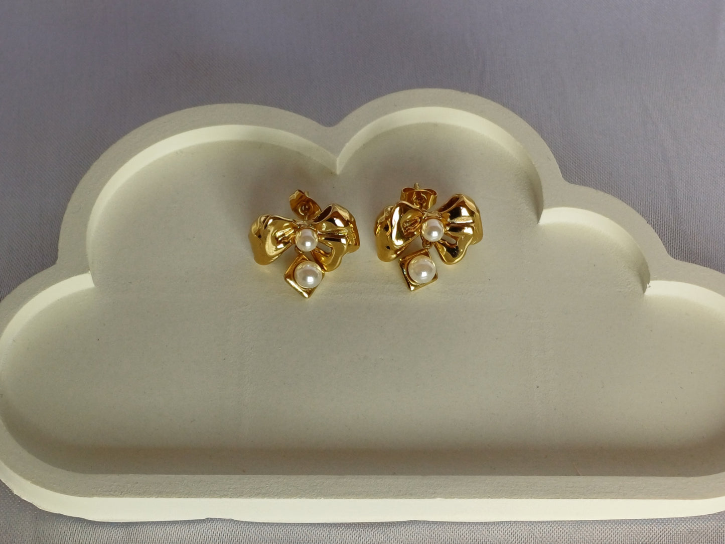 Golden Bow Studs Jane