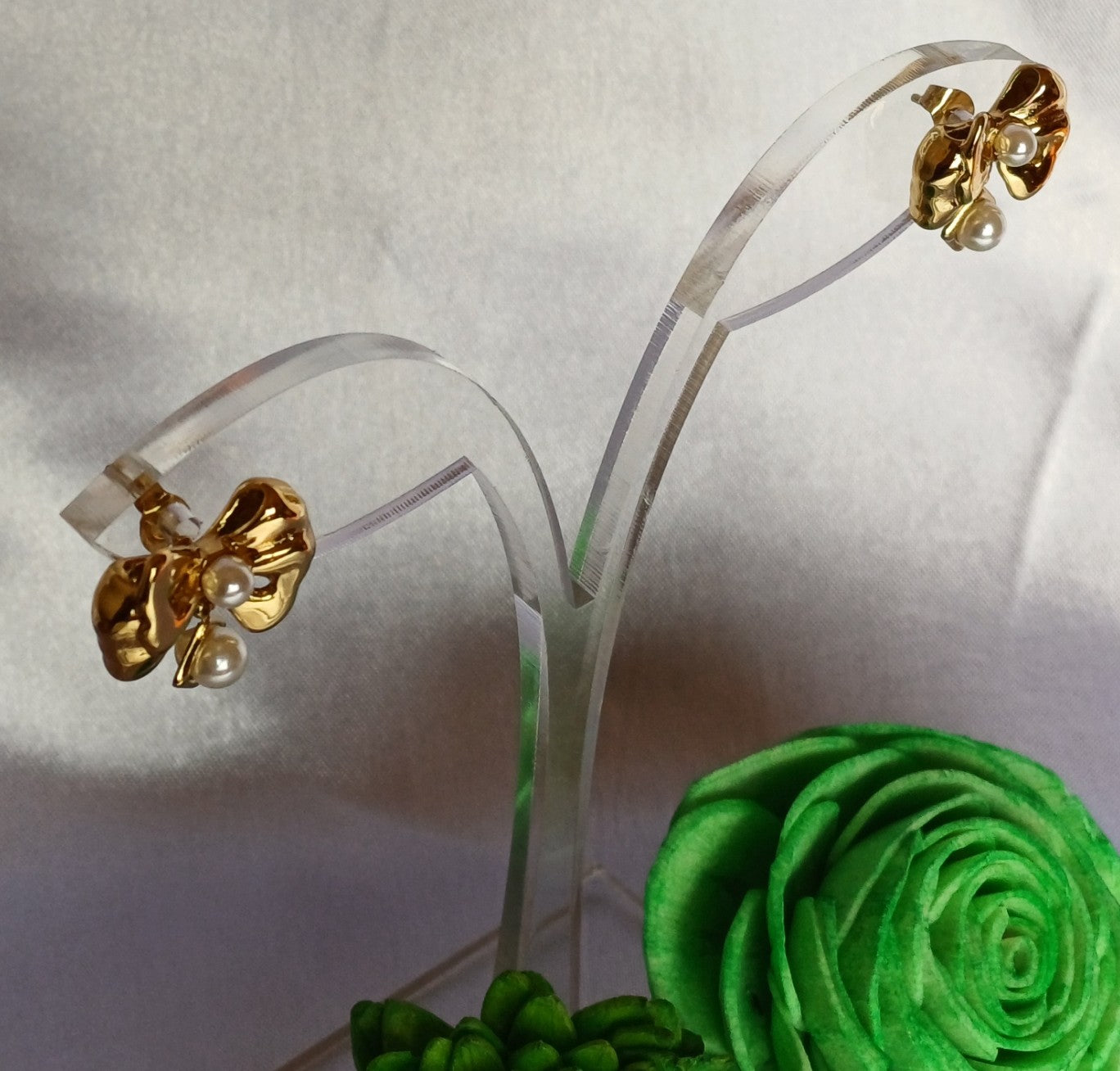 Golden Bow Studs Jane