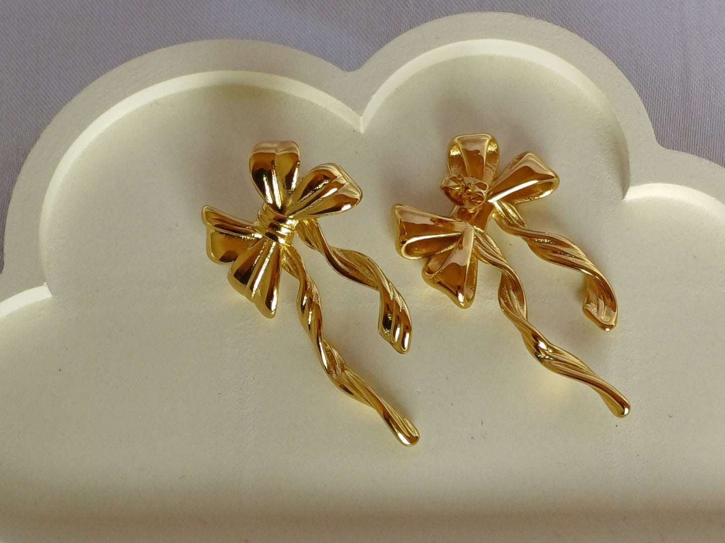 Golden Bow Dangler
