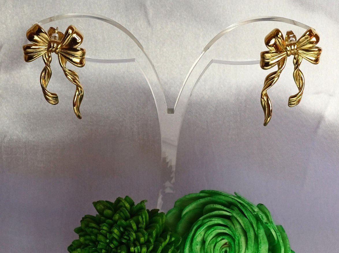 Golden Bow Dangler