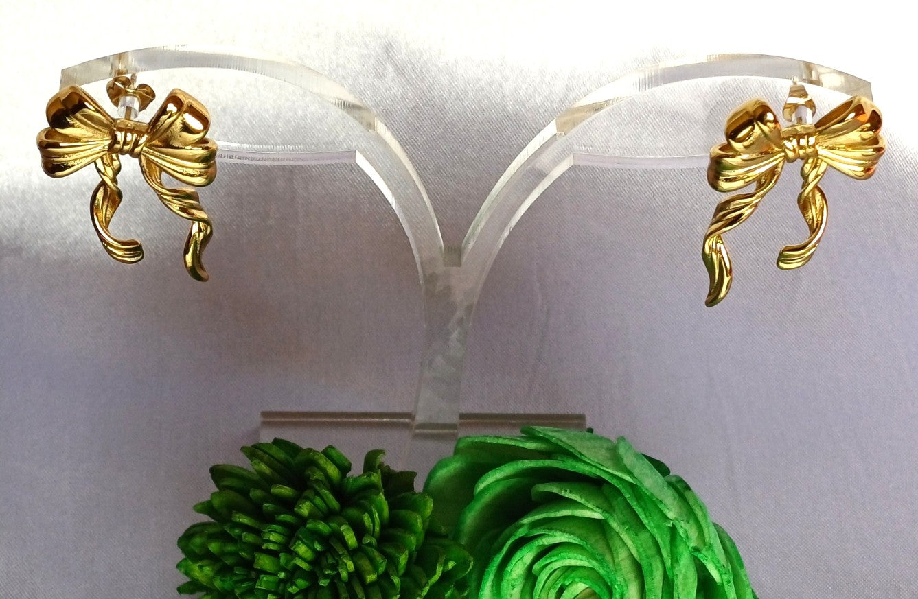 Golden Bow Dangler