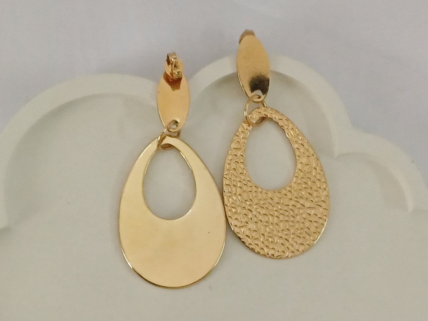 Golden Oval Drop Mira