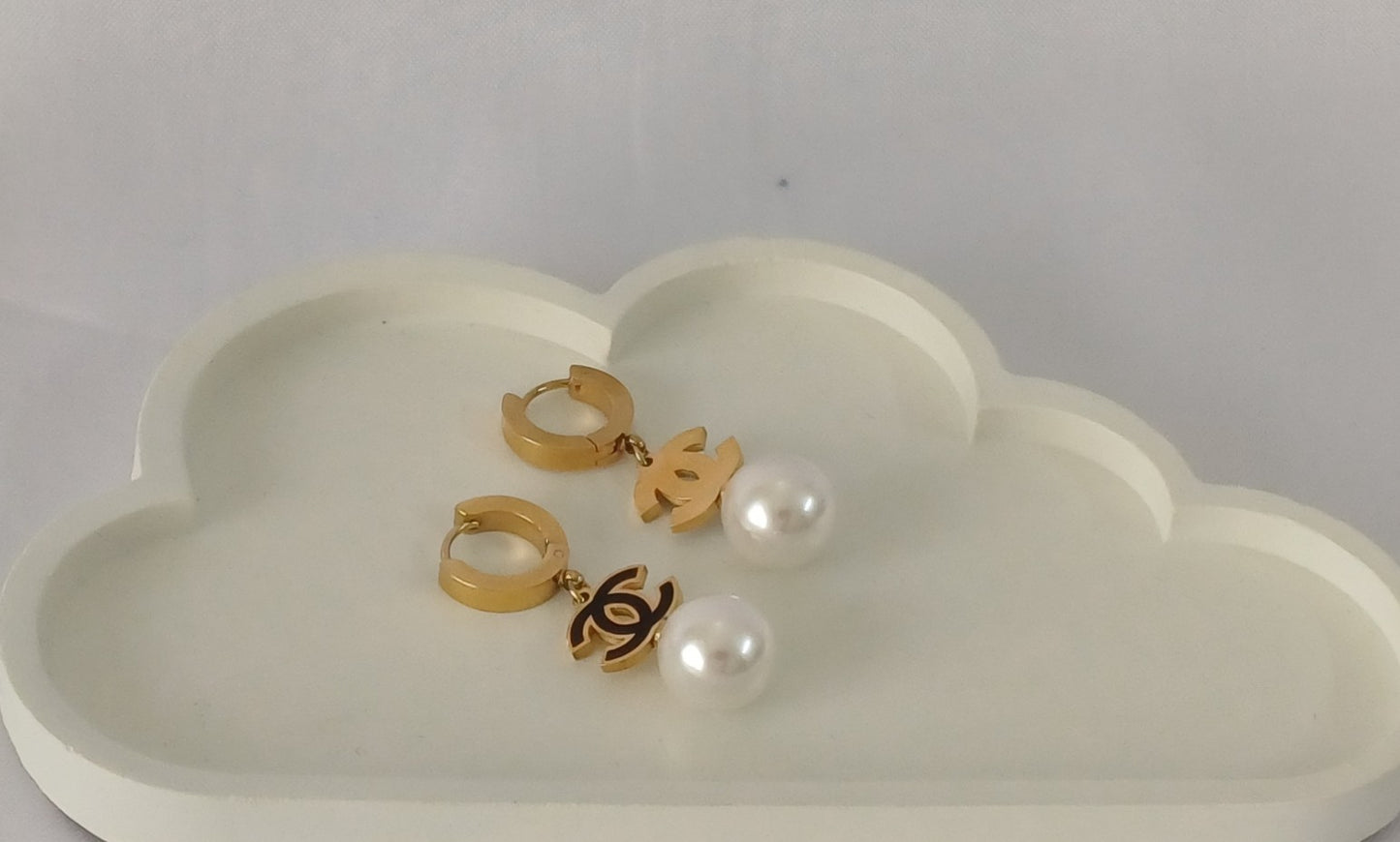 Black Round Pearl Drop Earrings