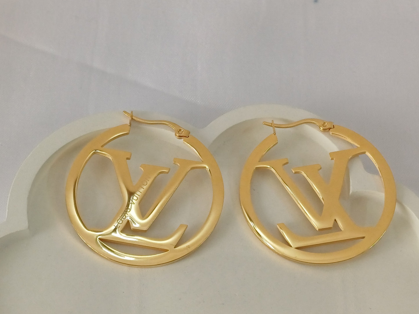 Golden Round Hoop Naomi