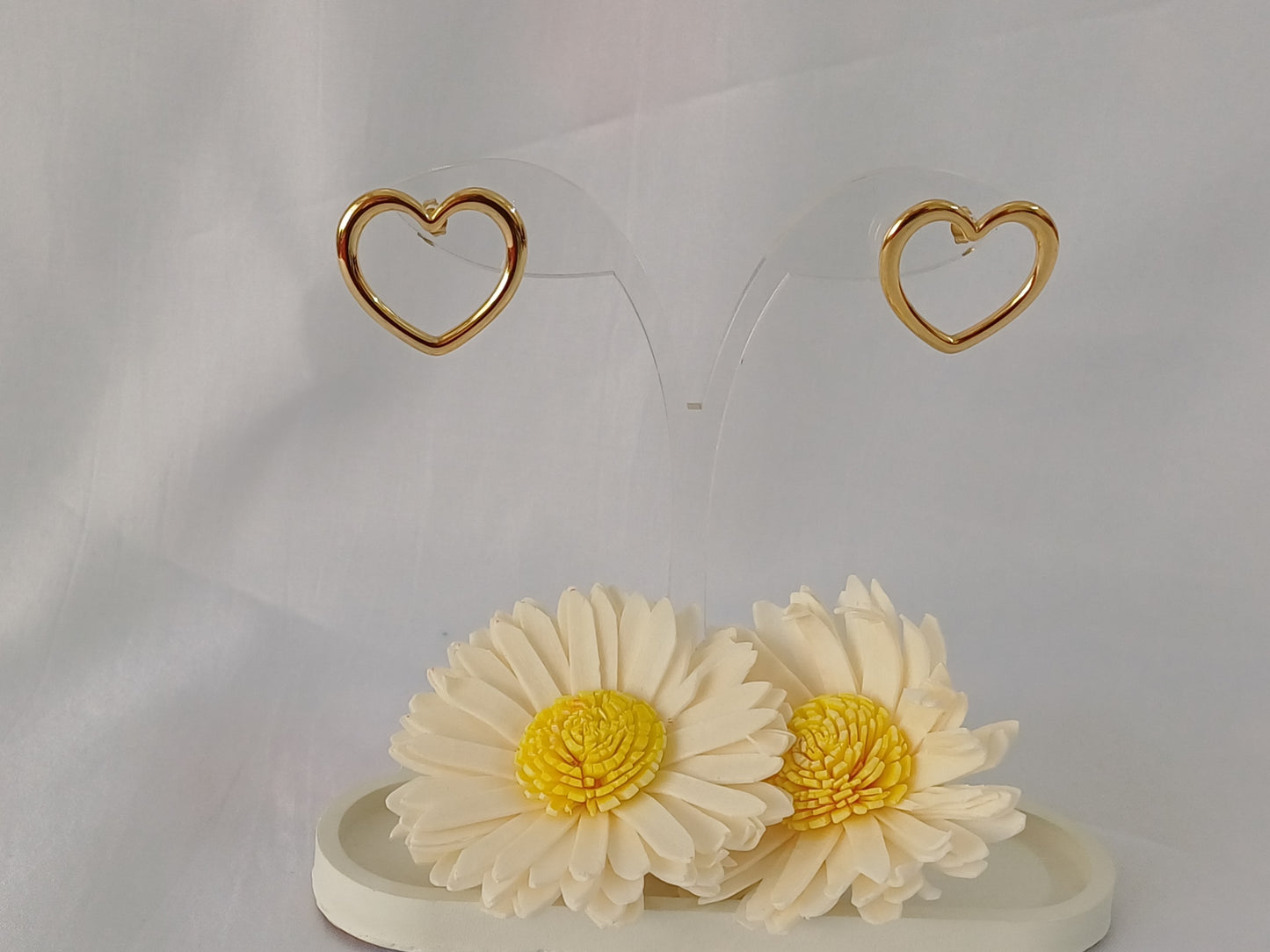 Golden Heart Stud Juliet