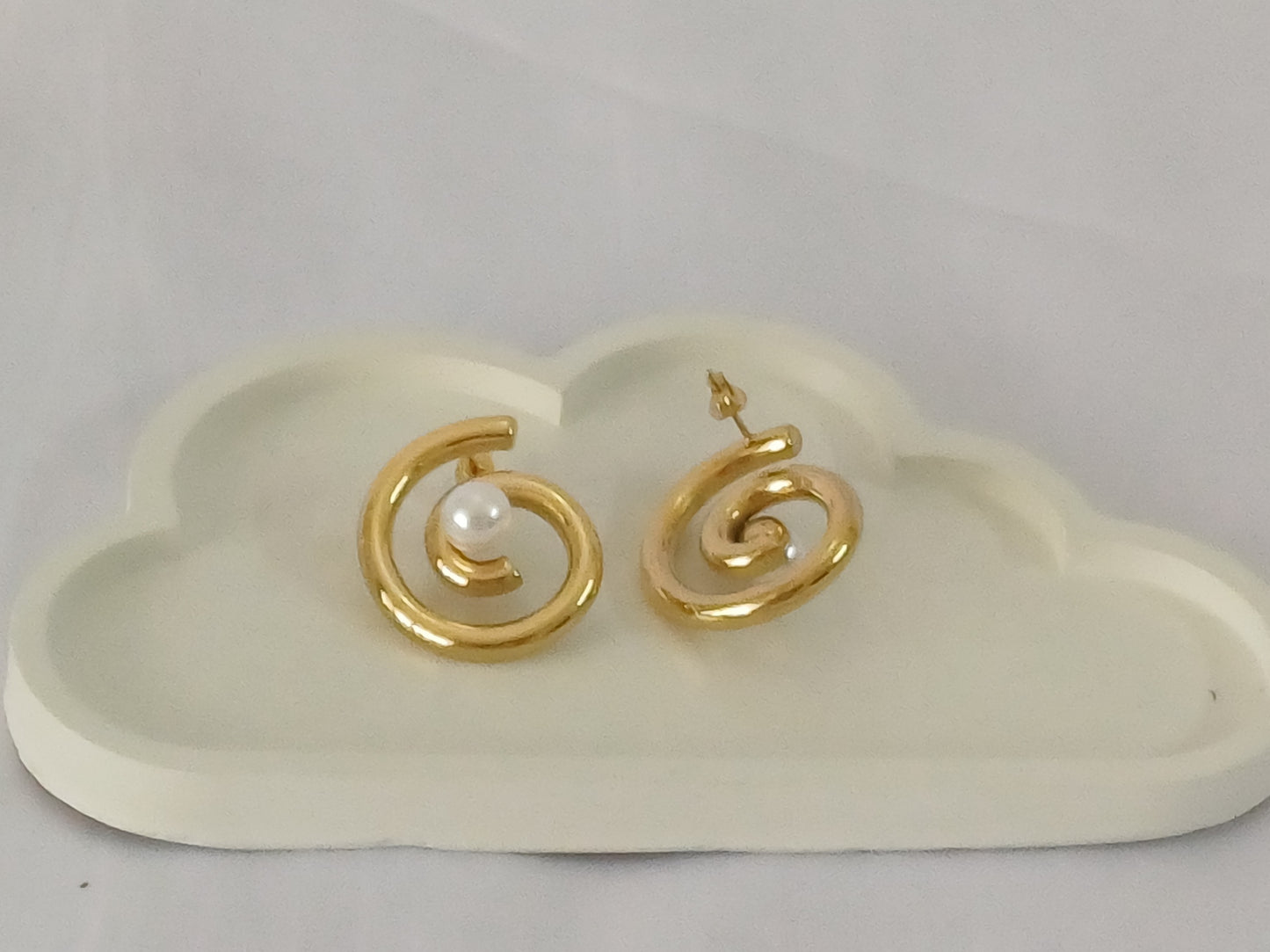 Golden Jalebi Pearl Stud