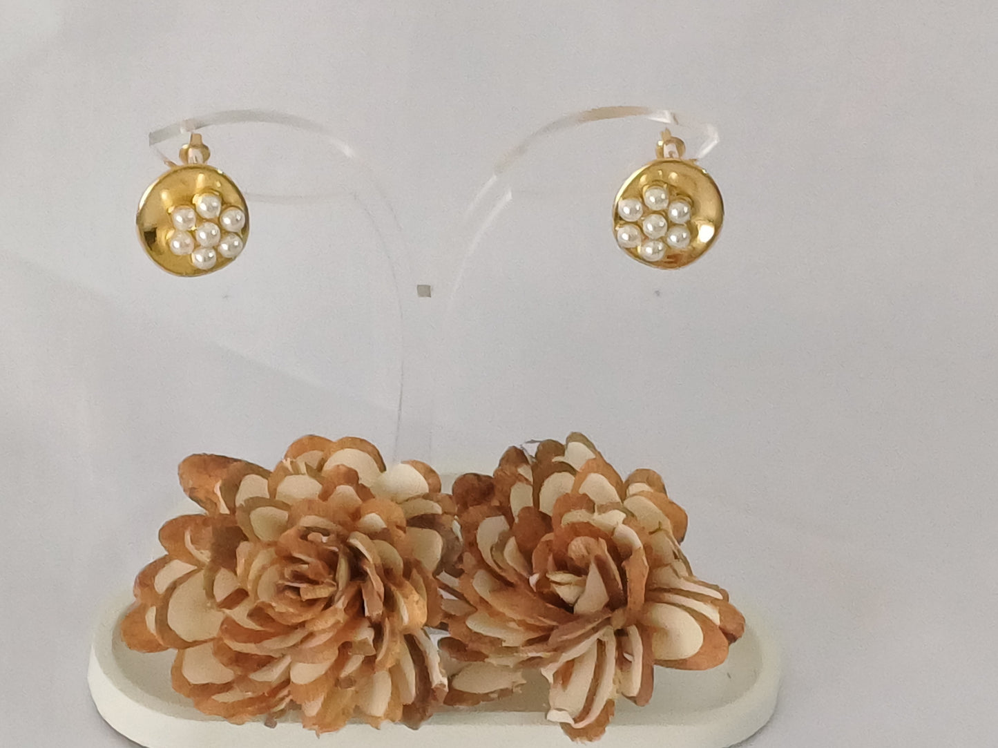 Golden Pearl Flower Stud Victoria