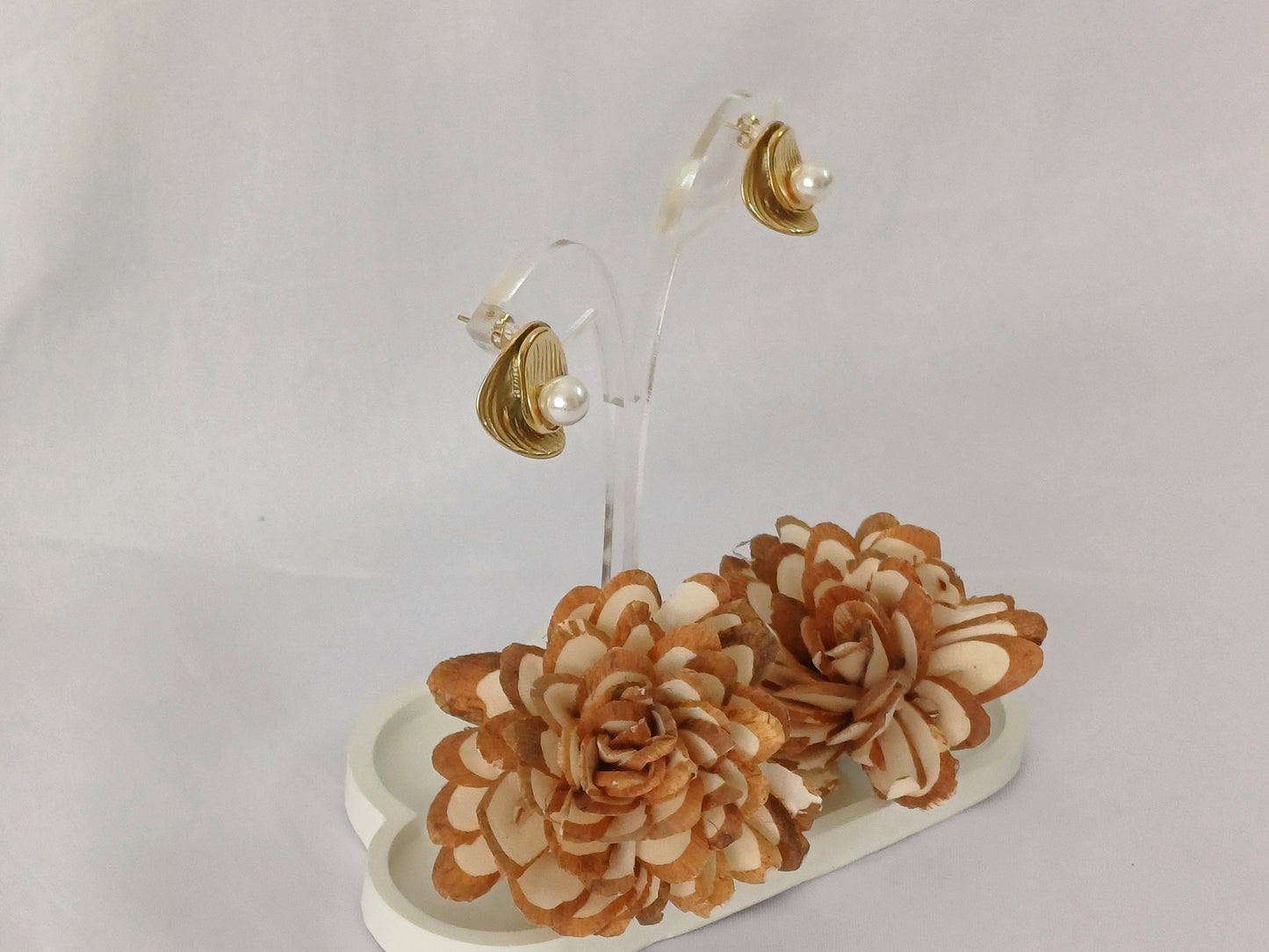 Golden Pearl Stud Andrea