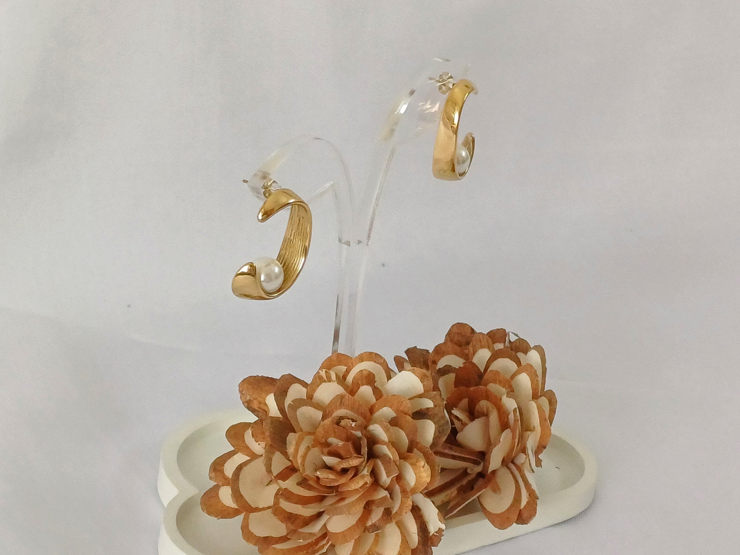 Golden Pearl C Stud