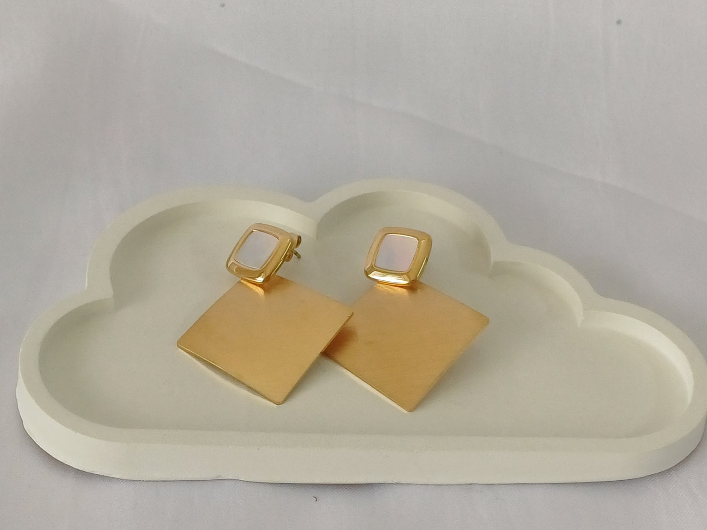 Golden Square MOP Drop