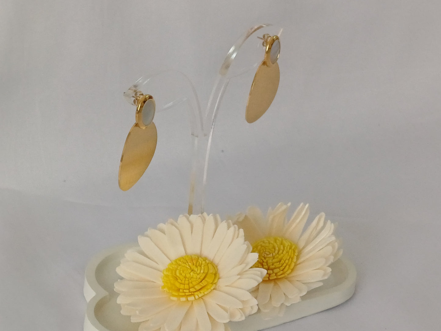 Golden Oval MOP Drop