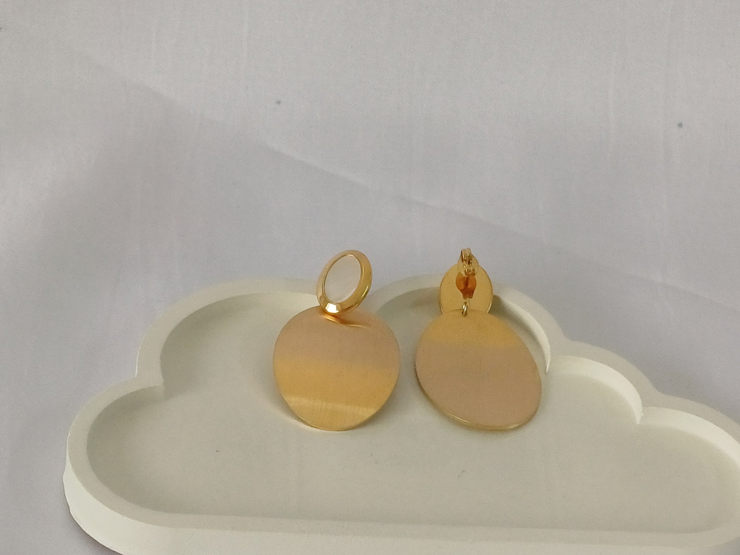 Golden Oval MOP Drop