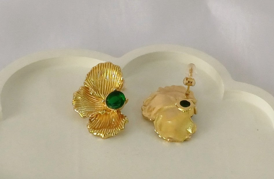 Golden Half Flower Green Stud
