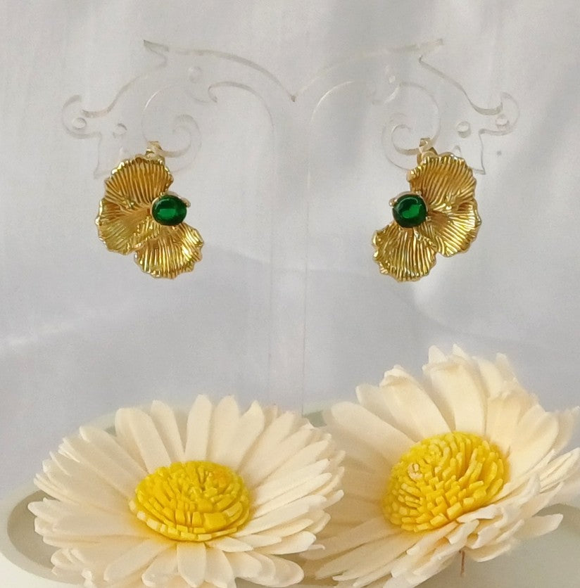 Golden Half Flower Green Stud