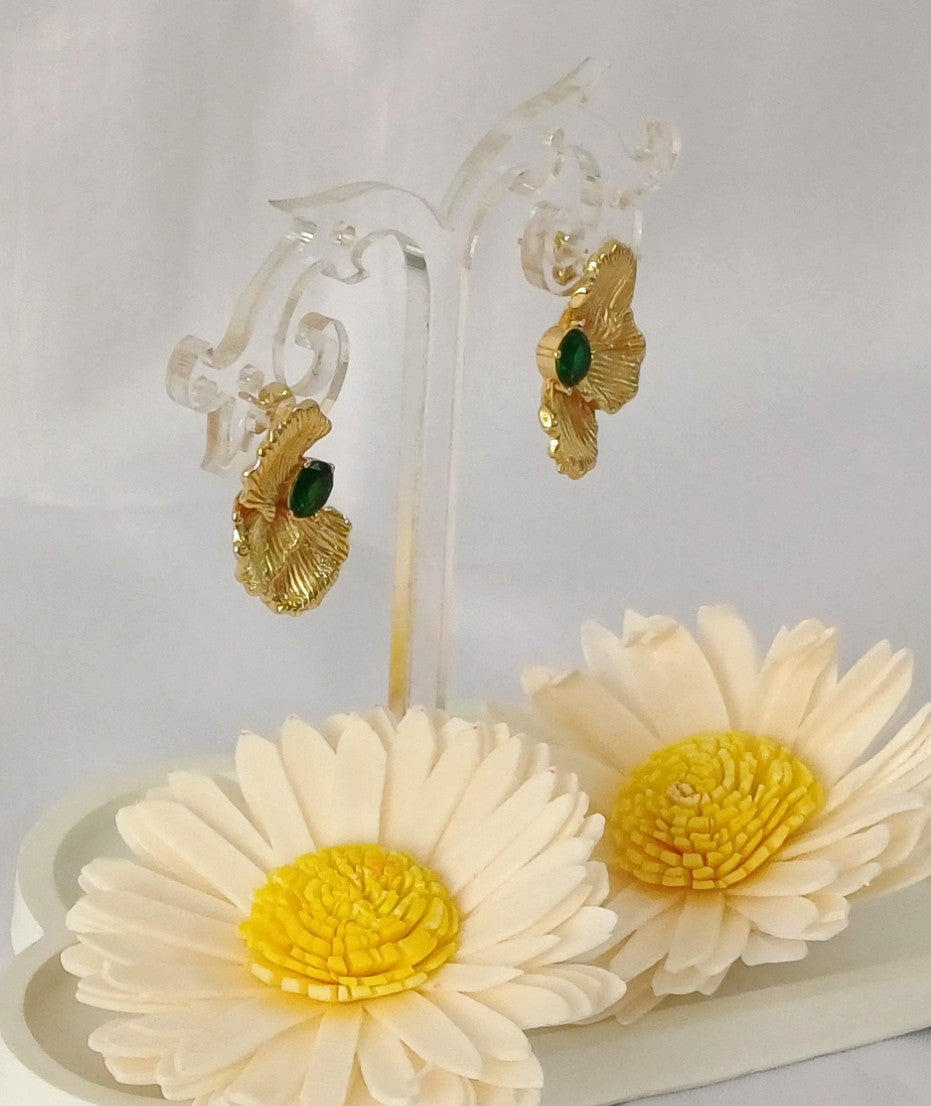 Golden Half Flower Green Stud