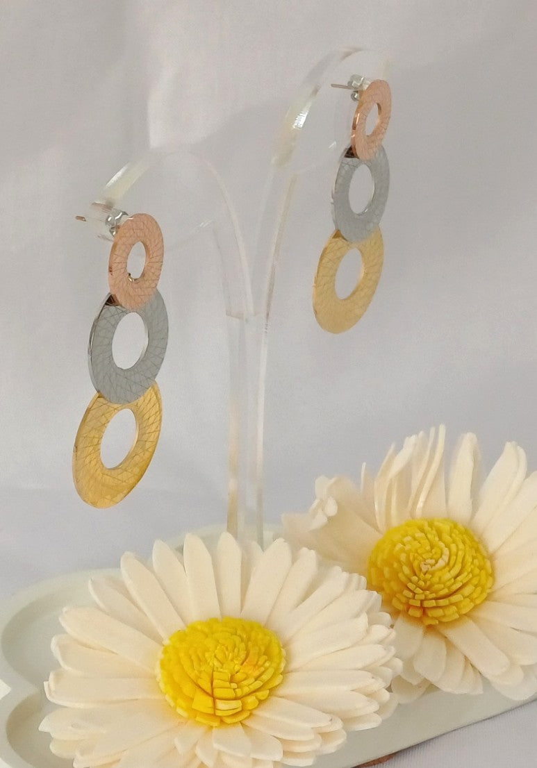 Tripletone Round Dangler