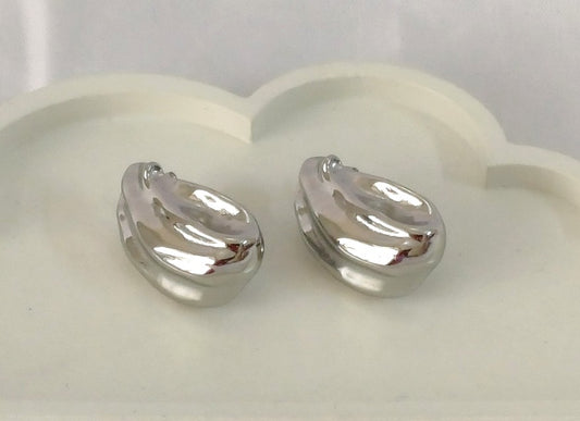 Silver Drop Pattern Stud