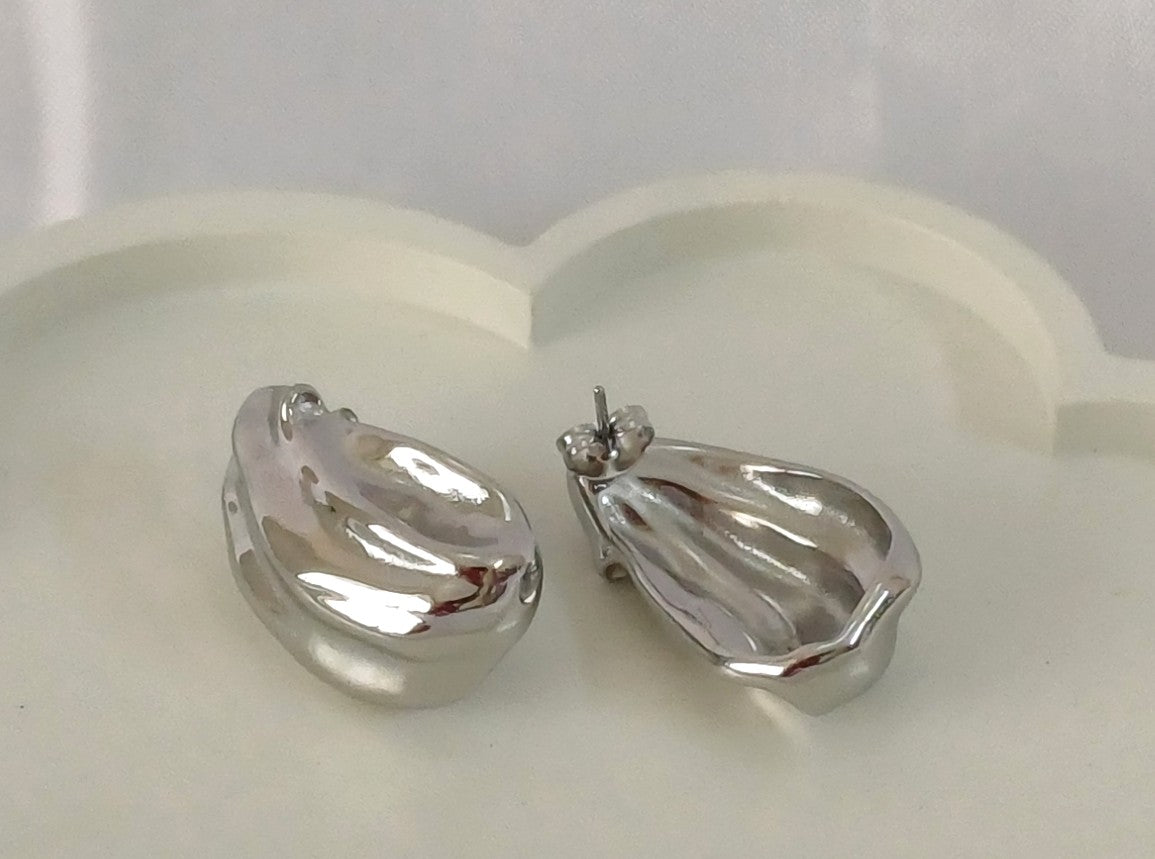 Silver Drop Pattern Stud