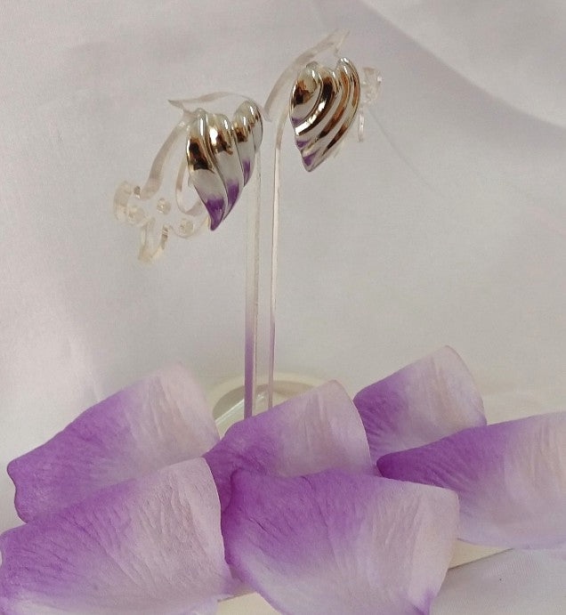 Silver Wave Heart Stud