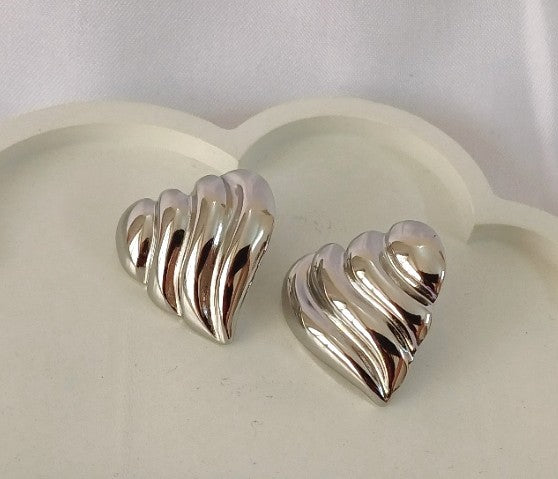 Silver Wave Heart Stud