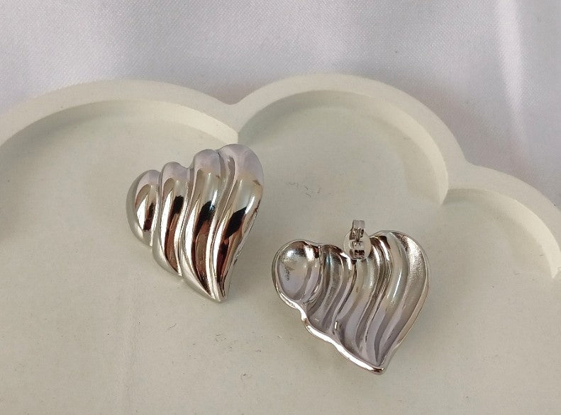 Silver Wave Heart Stud