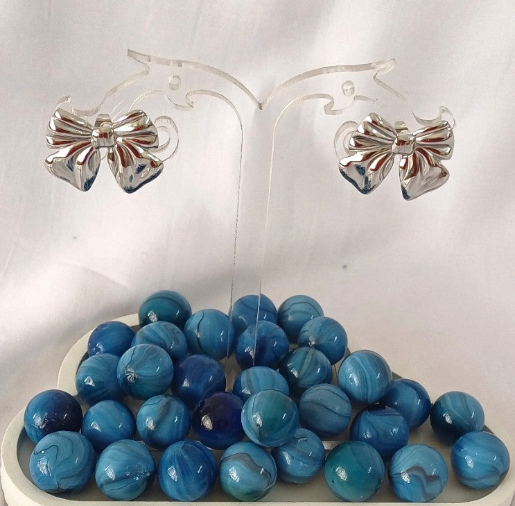 Silver Bow Pattern Stud