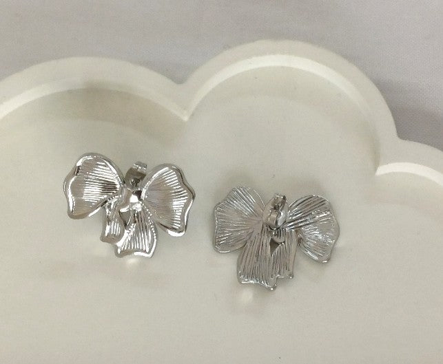 Silver Bow Stud Claire