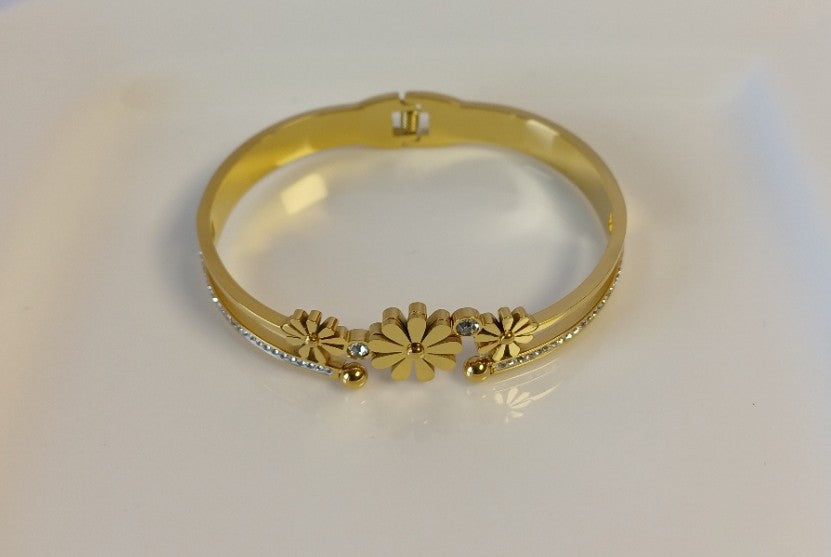 Blume Bangle