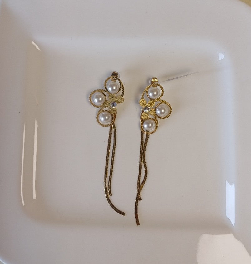 Pearl Dangler