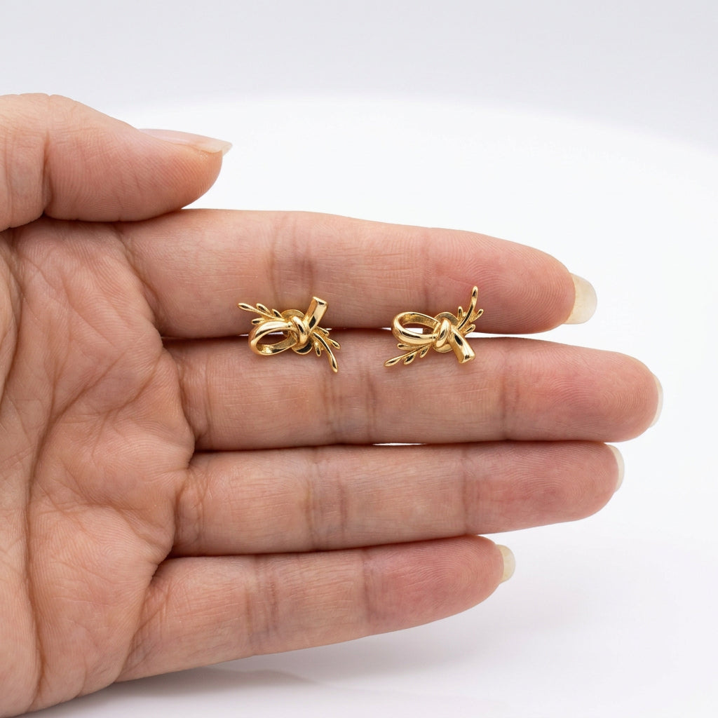 Leaf Bow Stud
